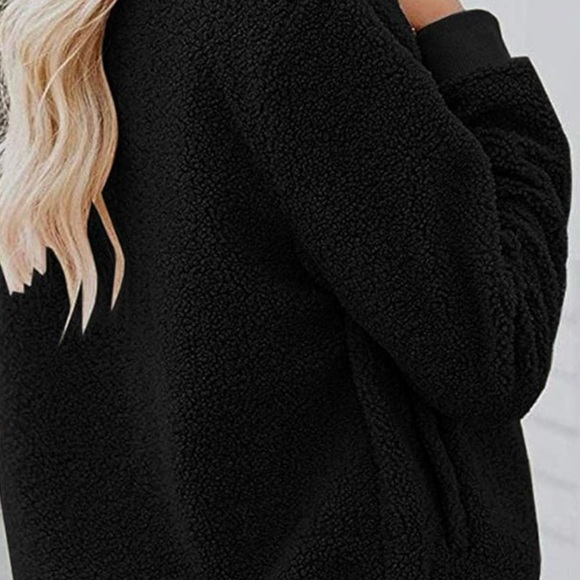 Gently Used - Women's Sherpa Fleece Jacket - Picture 4 of 5